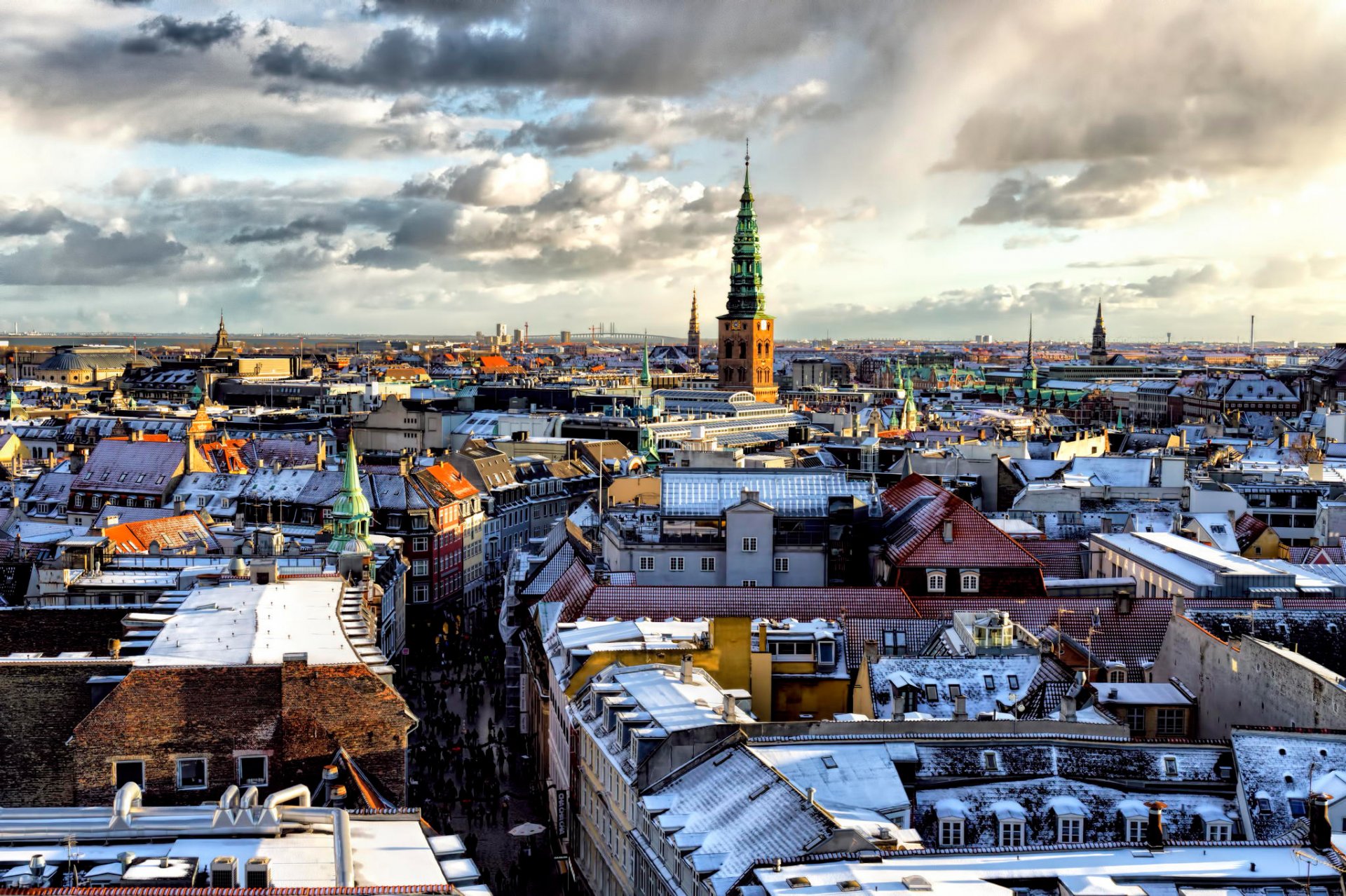 copenhagen house roof snow