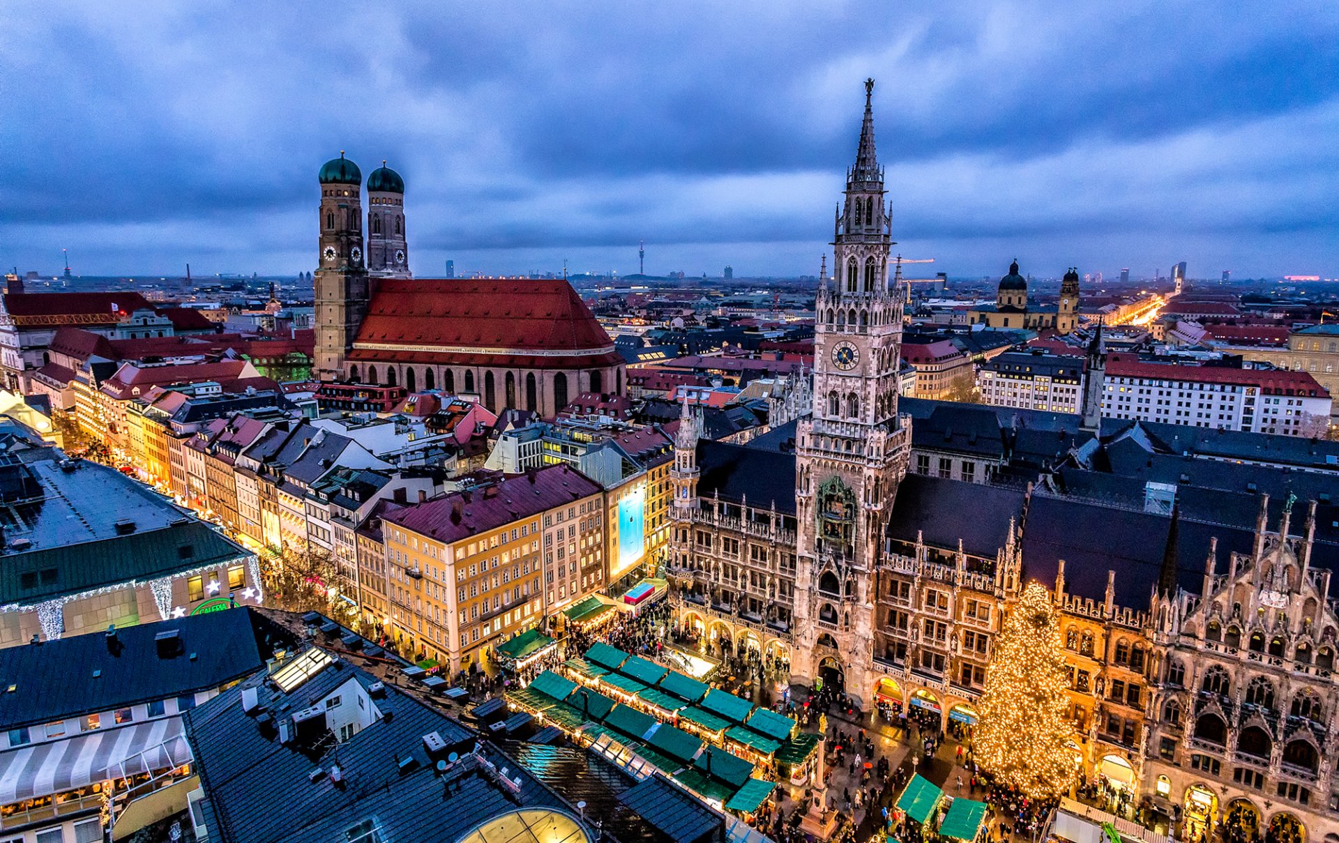 münchen deutschland marienplatz platz frauenkirche frauenkirche kathedrale stadt abend zuhause gebäude markt weihnachten