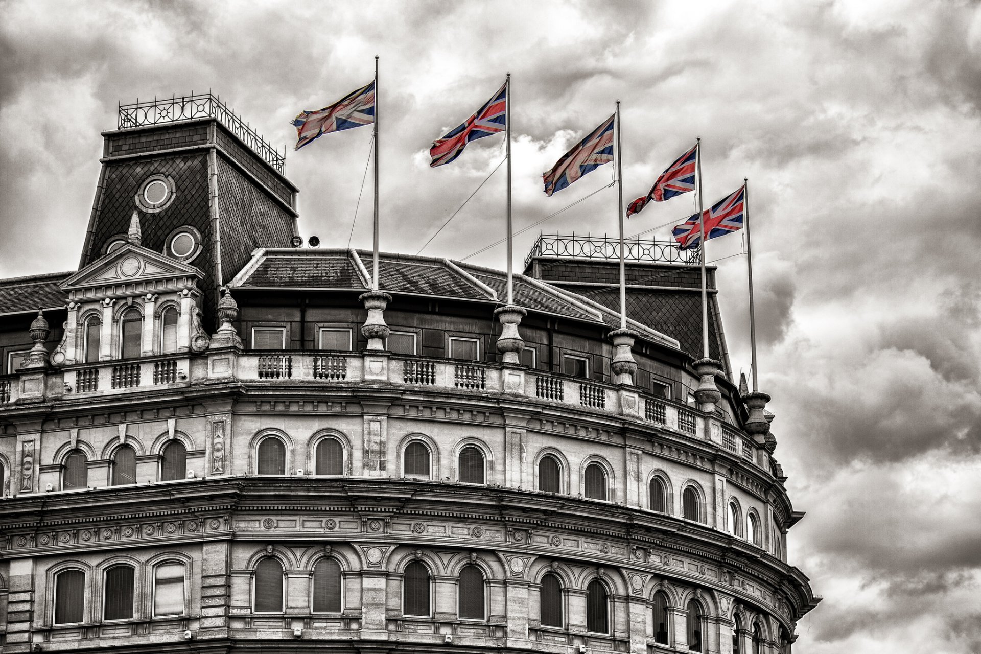 grand building trafalgar square london gebäude flaggen