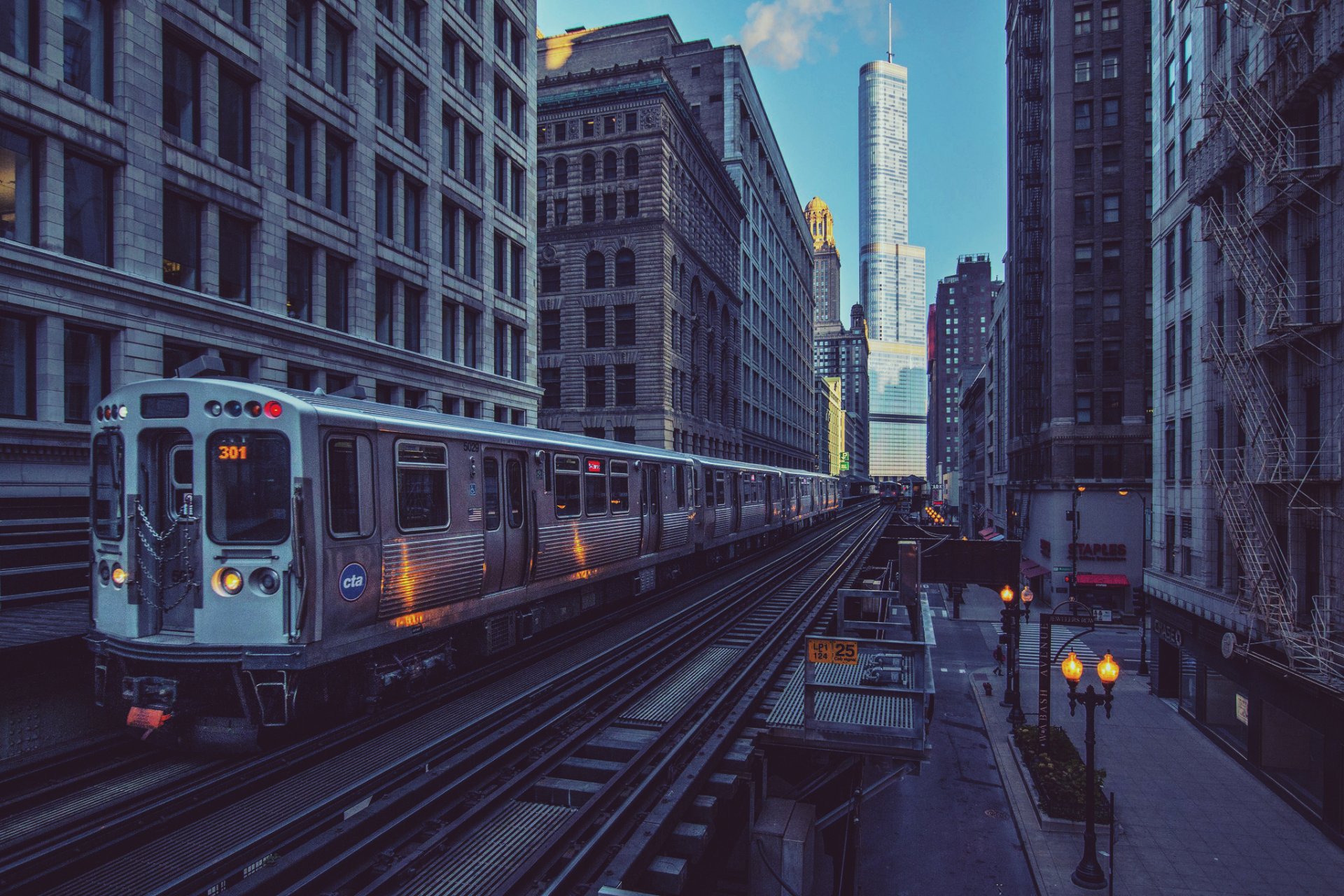 chicago illinois stadt zug wolkenkratzer morgen lichter