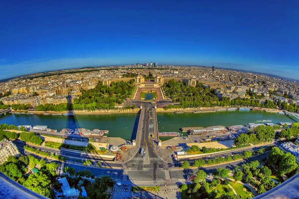 Wspaniały widok na Paryż z lotu ptaka