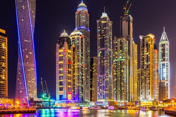 Noche árabe moderna en Dubai