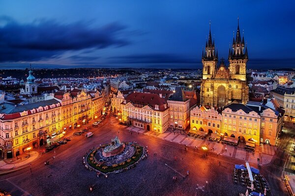 La Repubblica Ceca brillante lancia le luci notturne