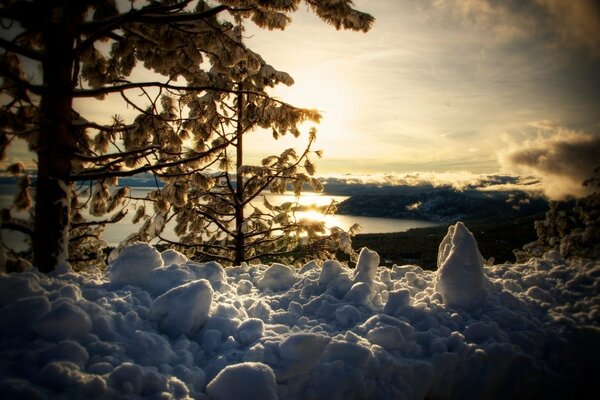 Lac en hiver vue magnifique