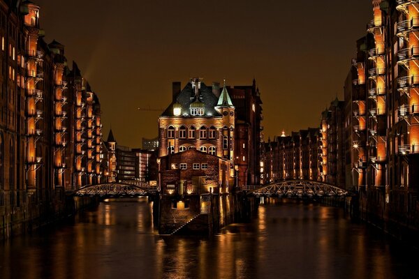 Composition sur le fond de la ville de nuit