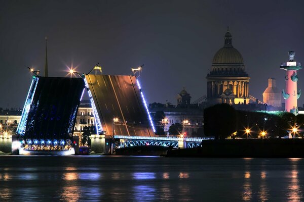 Раздвижные масштабные мосты Санкт-Петербурга