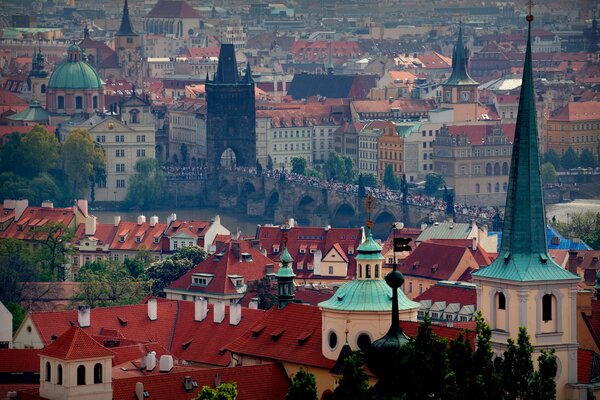 Zdjęcie pięknego miasta Praga z wysokości