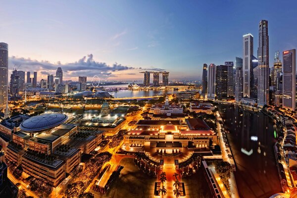 Zdjęcie z wysokości. Singapur. Wieczorny Singapur, światła domów