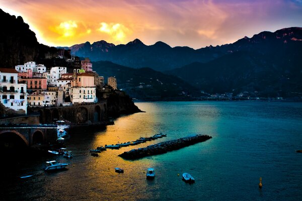 Incredibile tramonto sul Mar Tirreno