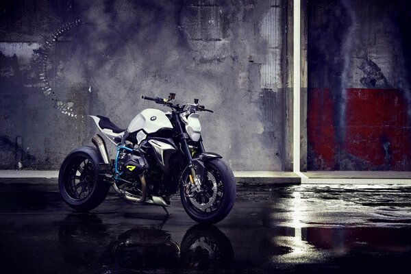 Neue Generation weißes BMW-Motorrad