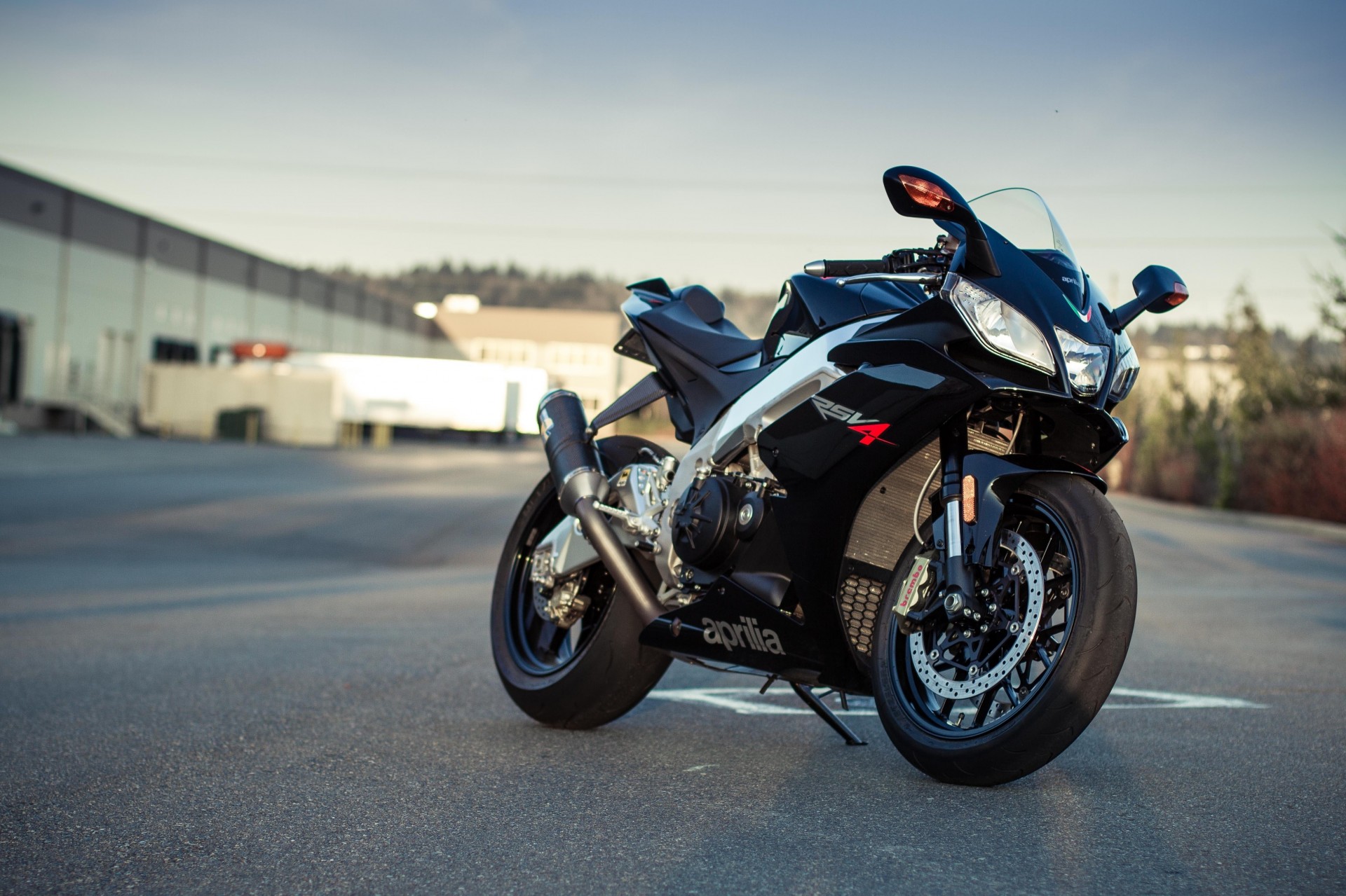 bici aprilia zx-10r supersport rsv4 nero