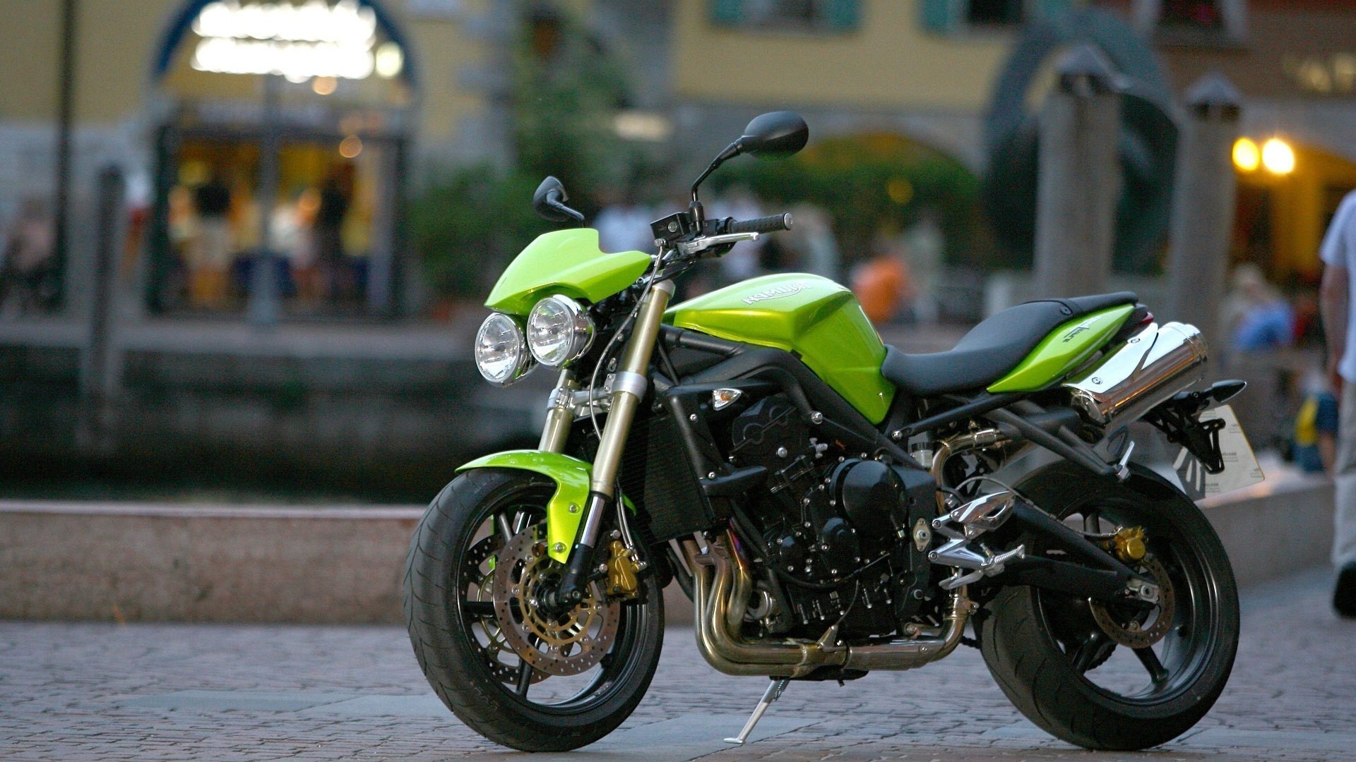 bike mig-15 speed triple green cool