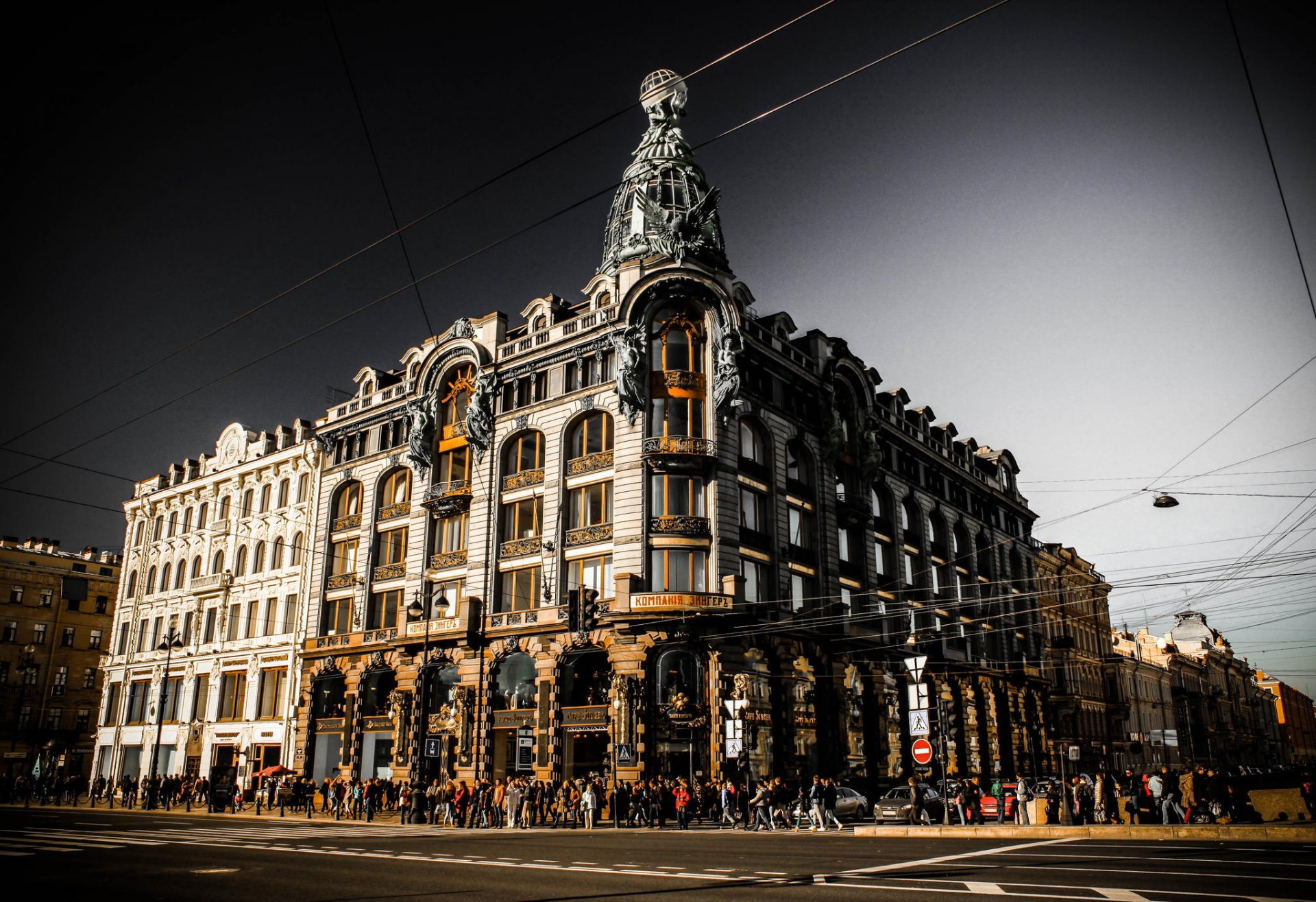 san petersburgo peter rusia nevsky prospekt compañía singer nubes cielo