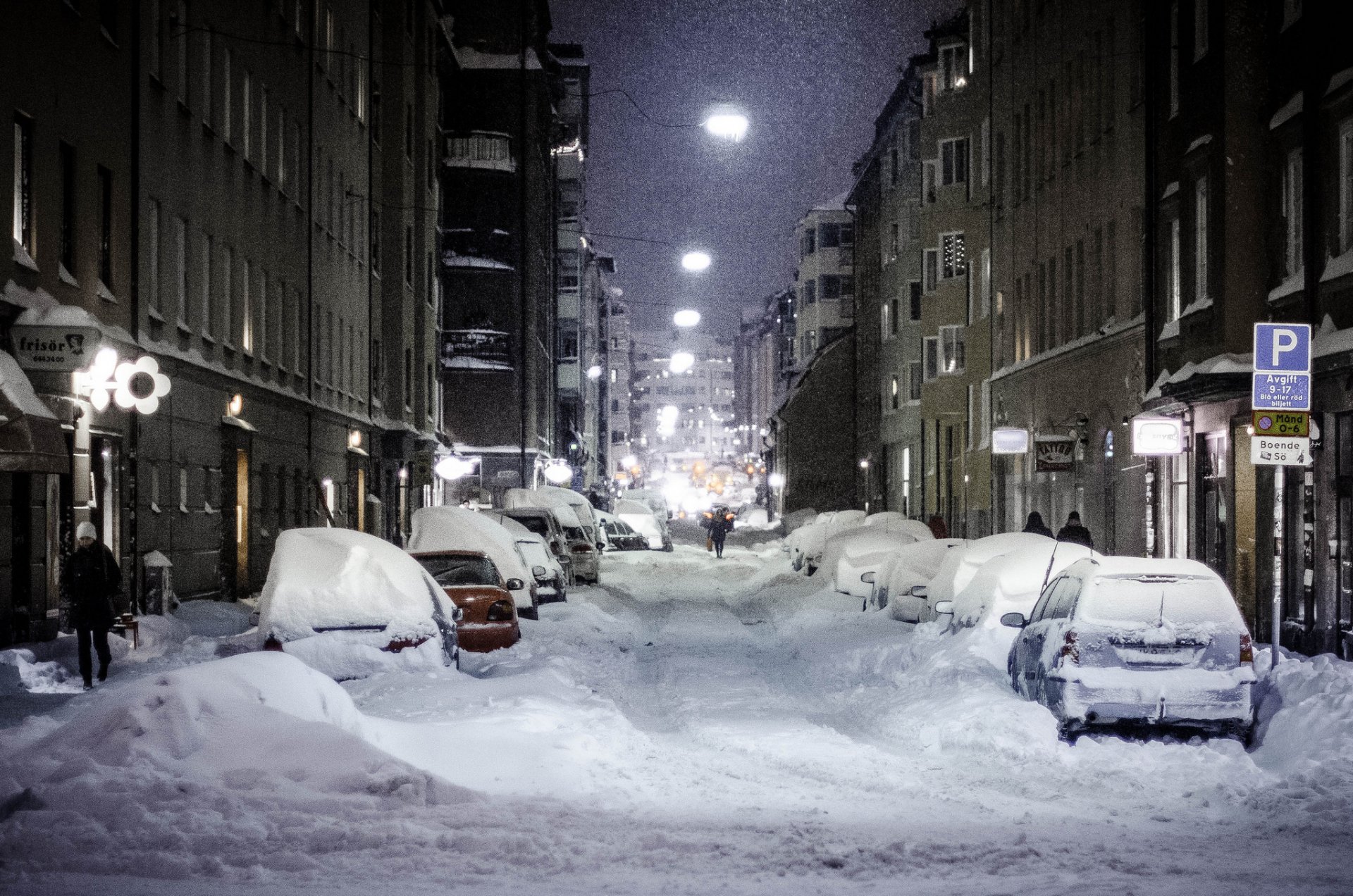 town night street lamps snow