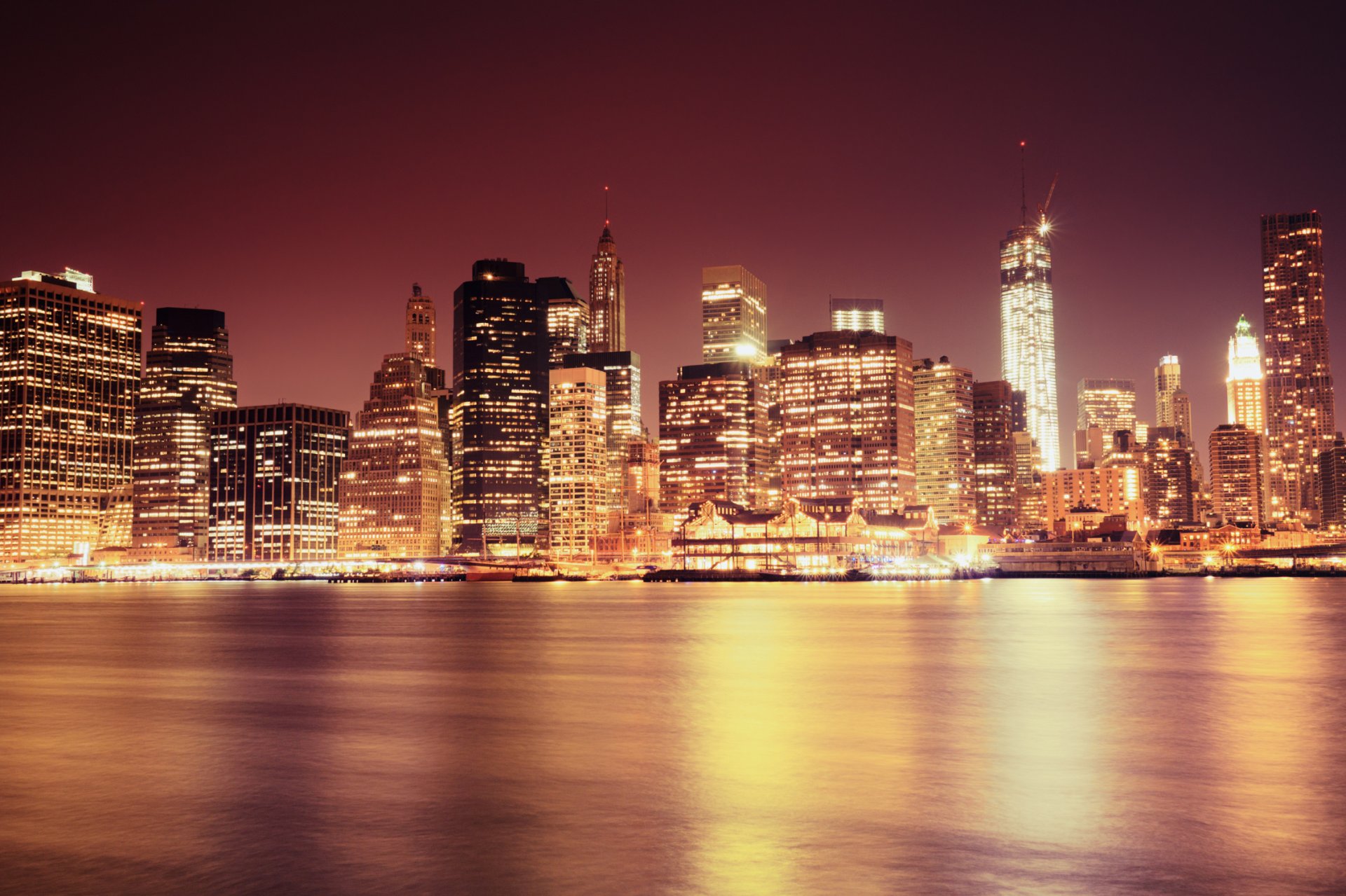 nueva york estados unidos bajo manhattan east river estrecho ciudad edificios luz luces rascacielos casas rascacielos