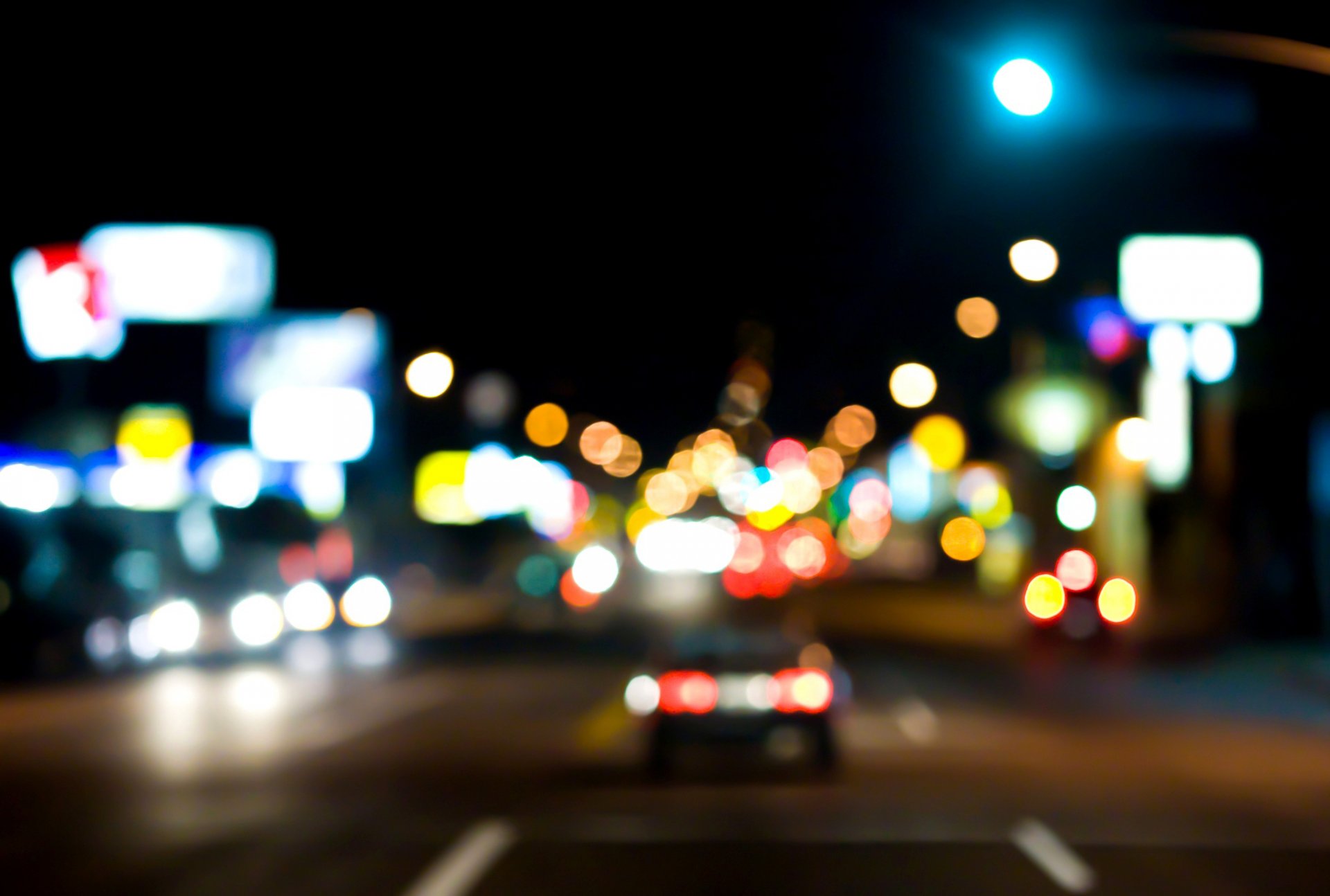 ciudad calle carretera noche bokeh coches luces