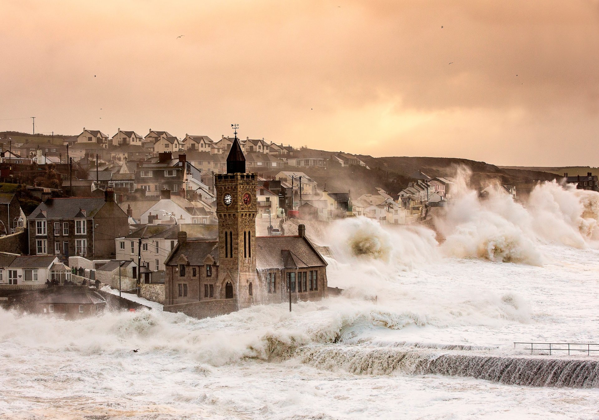 porthleven англия великобритания шторм