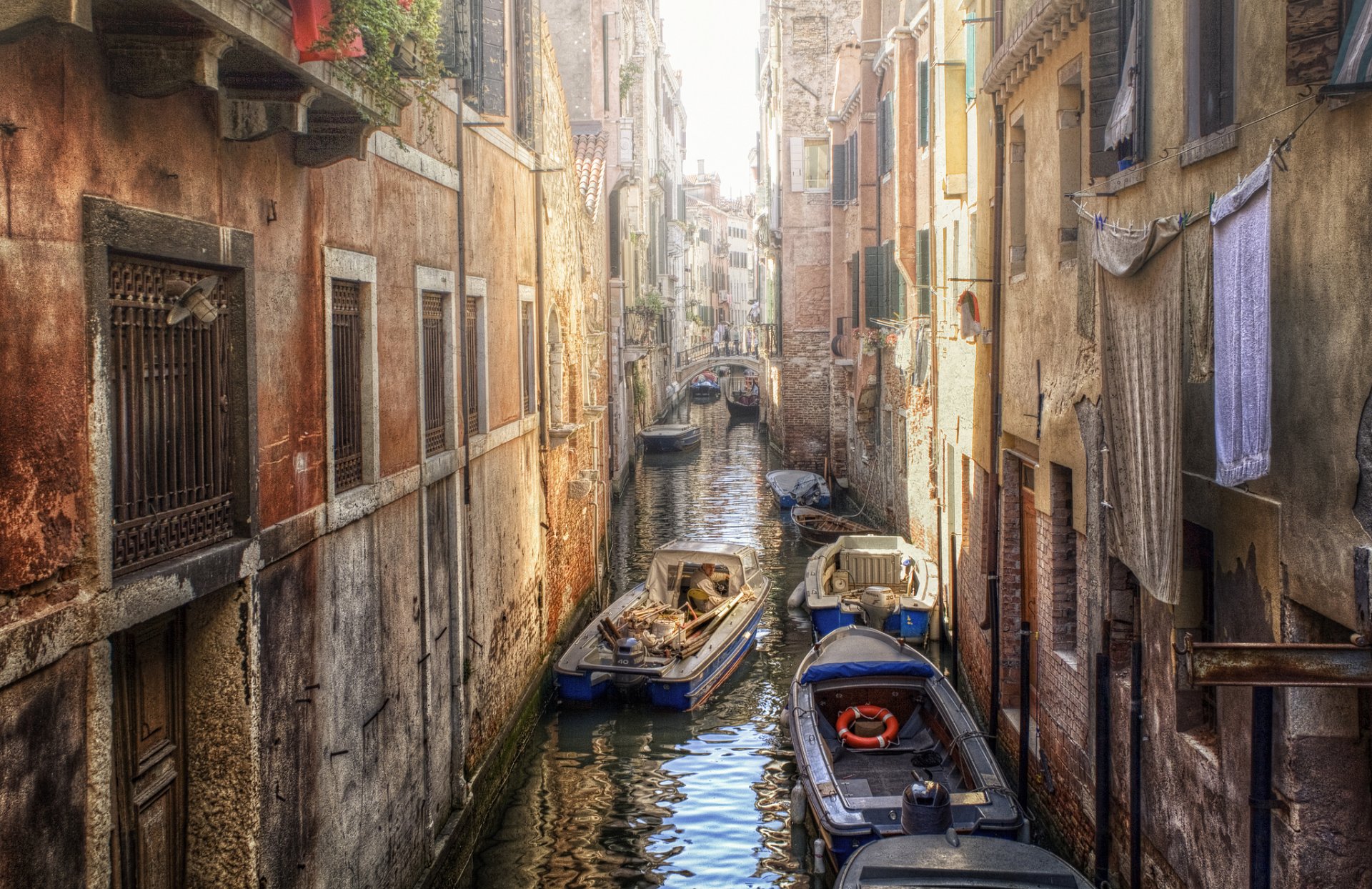 venise maisons canal bateaux