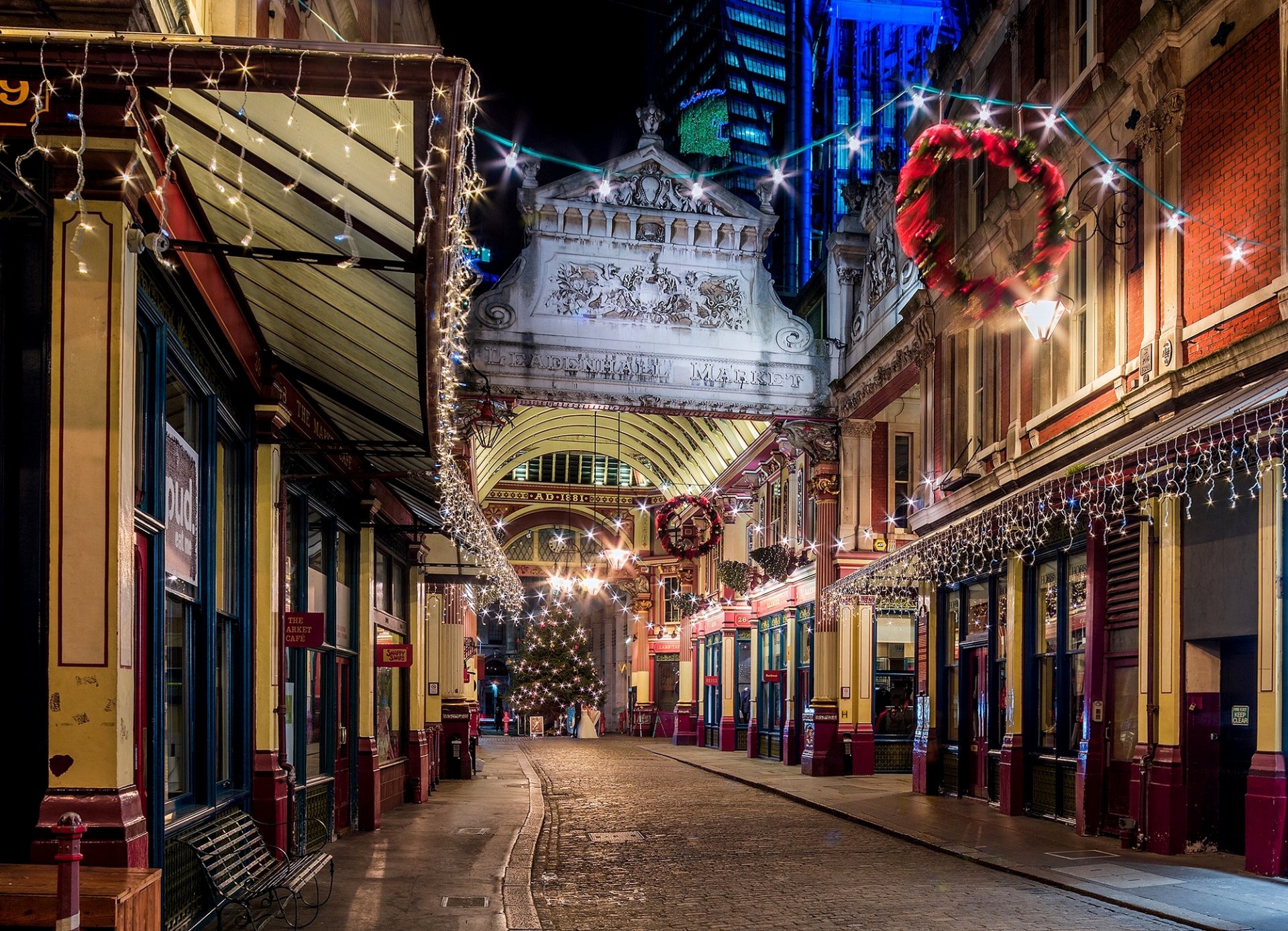 londres inglaterra reino unido ciudad noche noche calle luces luces de cadena luz carretera árbol de navidad navidad tiendas casa edificios vacaciones invierno