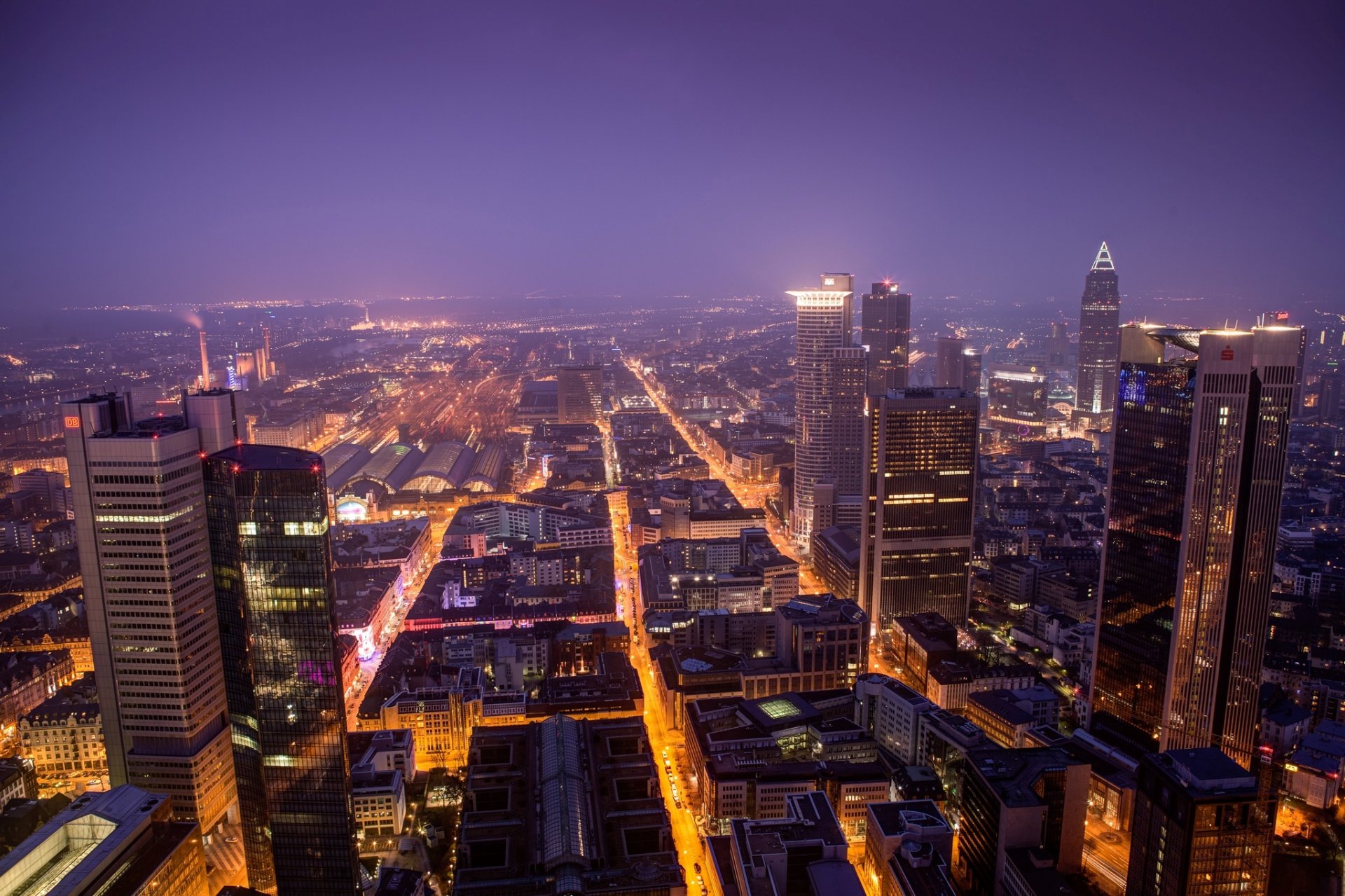 francoforte sul meno germania francoforte sul meno città sera panorama vista notte luci grattacieli case grattacieli edifici