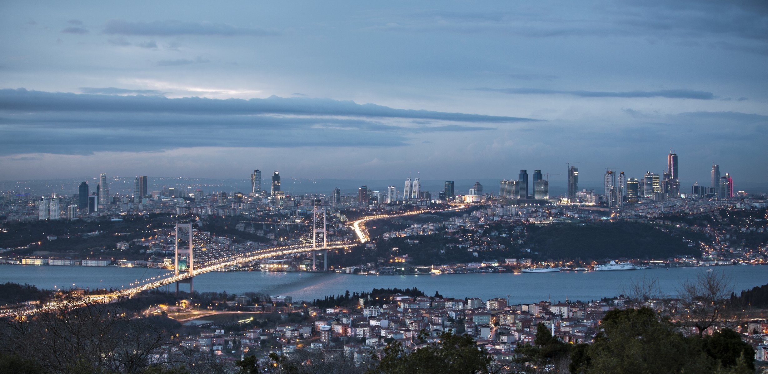 ponte del bosforo istanbul turchia notte città natura cielo nuvole panorama