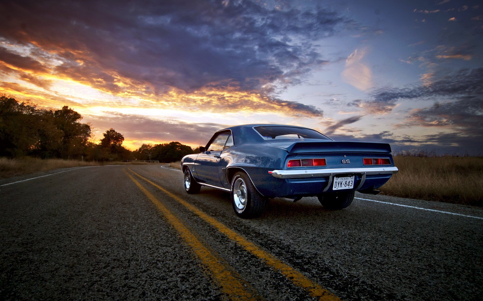 69 camaro tramonto strada