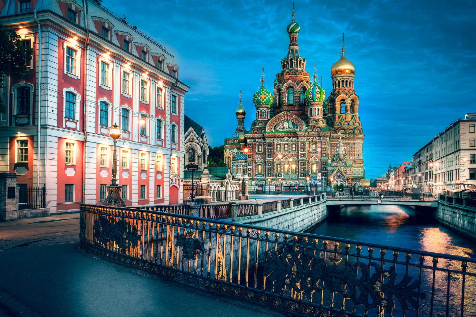 church of the savior on spilled blood st. petersburg peter russia griboyedov canal night lamp