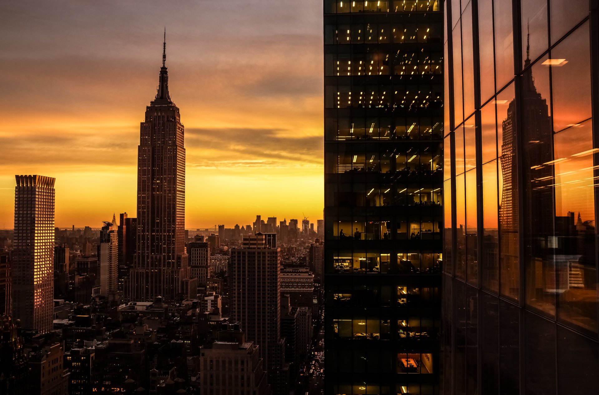 manhattan manhattan new york usa lights.morning sun sunrise reflection