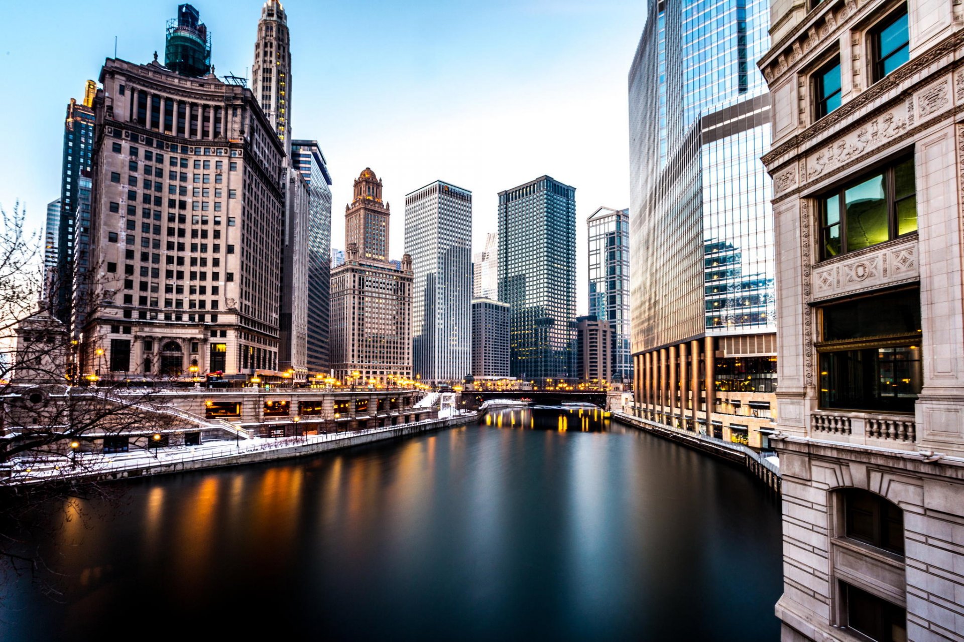 chicago amérique bâtiments gratte-ciel soirée hiver rivière