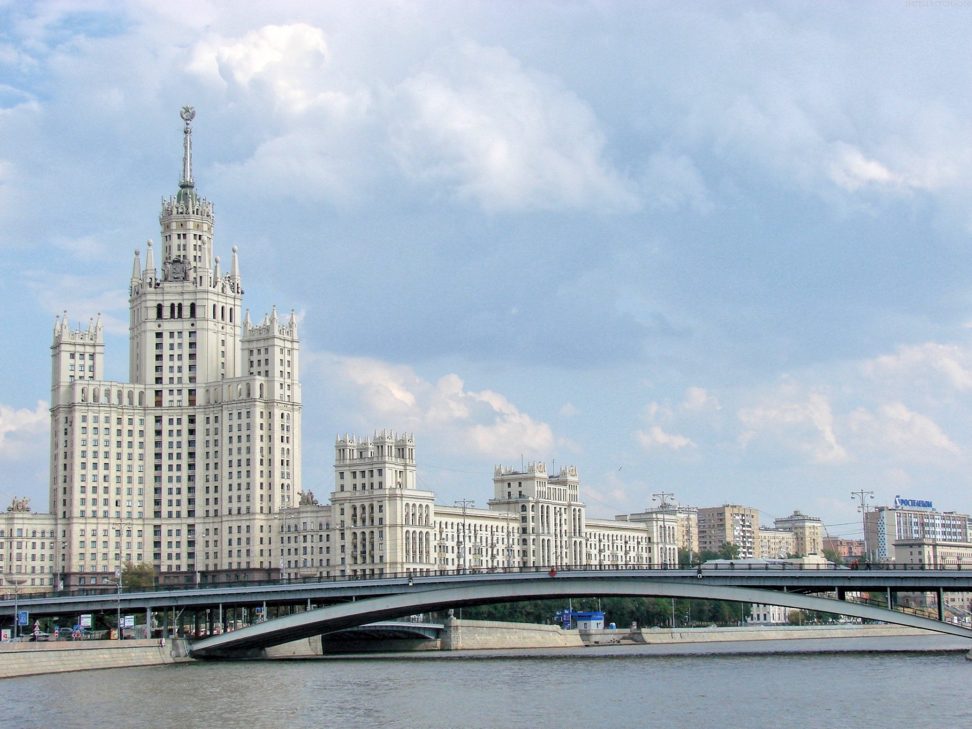 mosca russia federazione russa capitale grattacielo fiume casa costruzione ponte ministero degli esteri capitale grattacielo edificio sfondo carta da parati widescreen a schermo intero widescreen widescreen