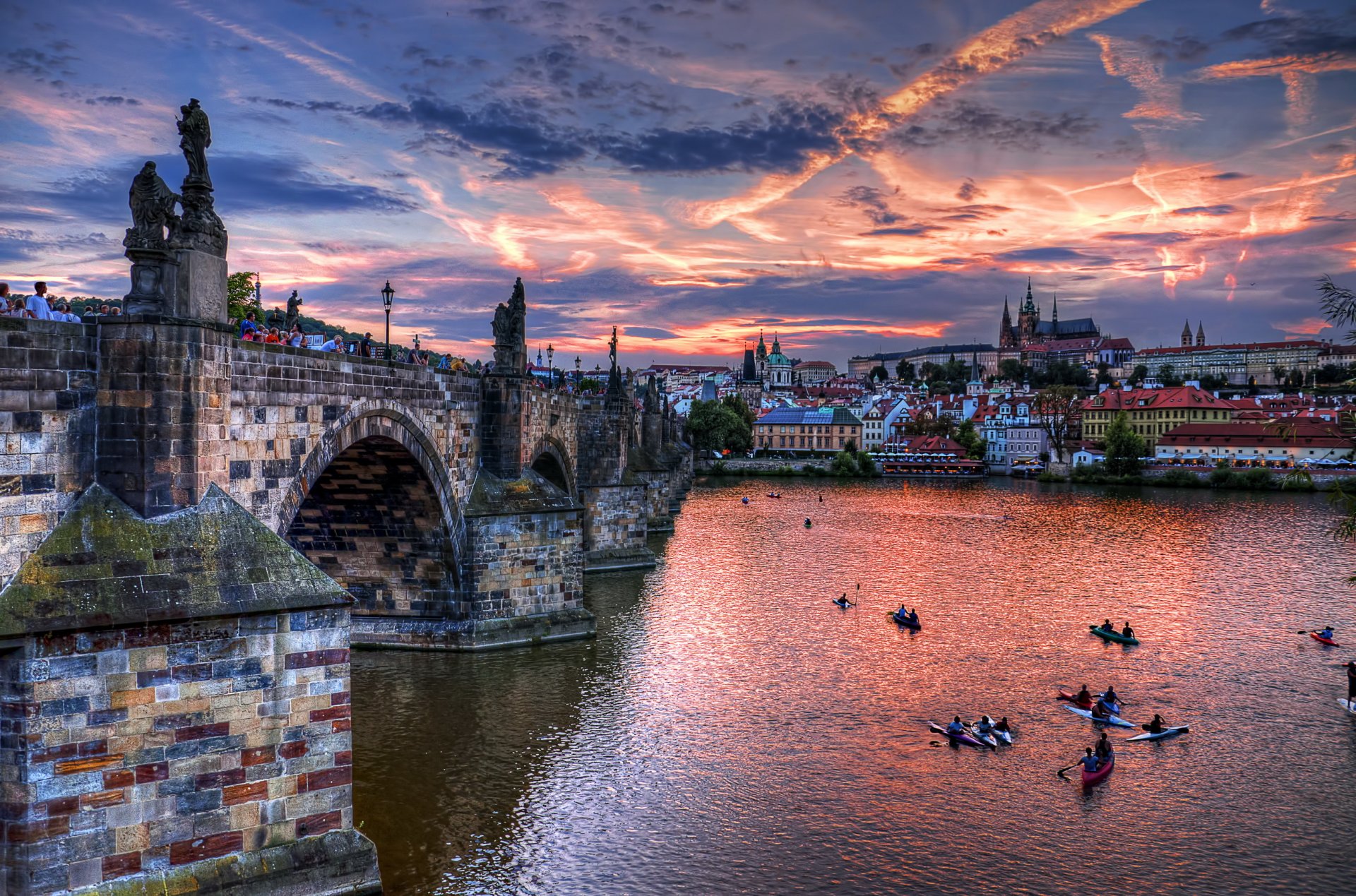 checo república prage república checa praga puente río ciudad tarde arquitectura casa nubes nubes