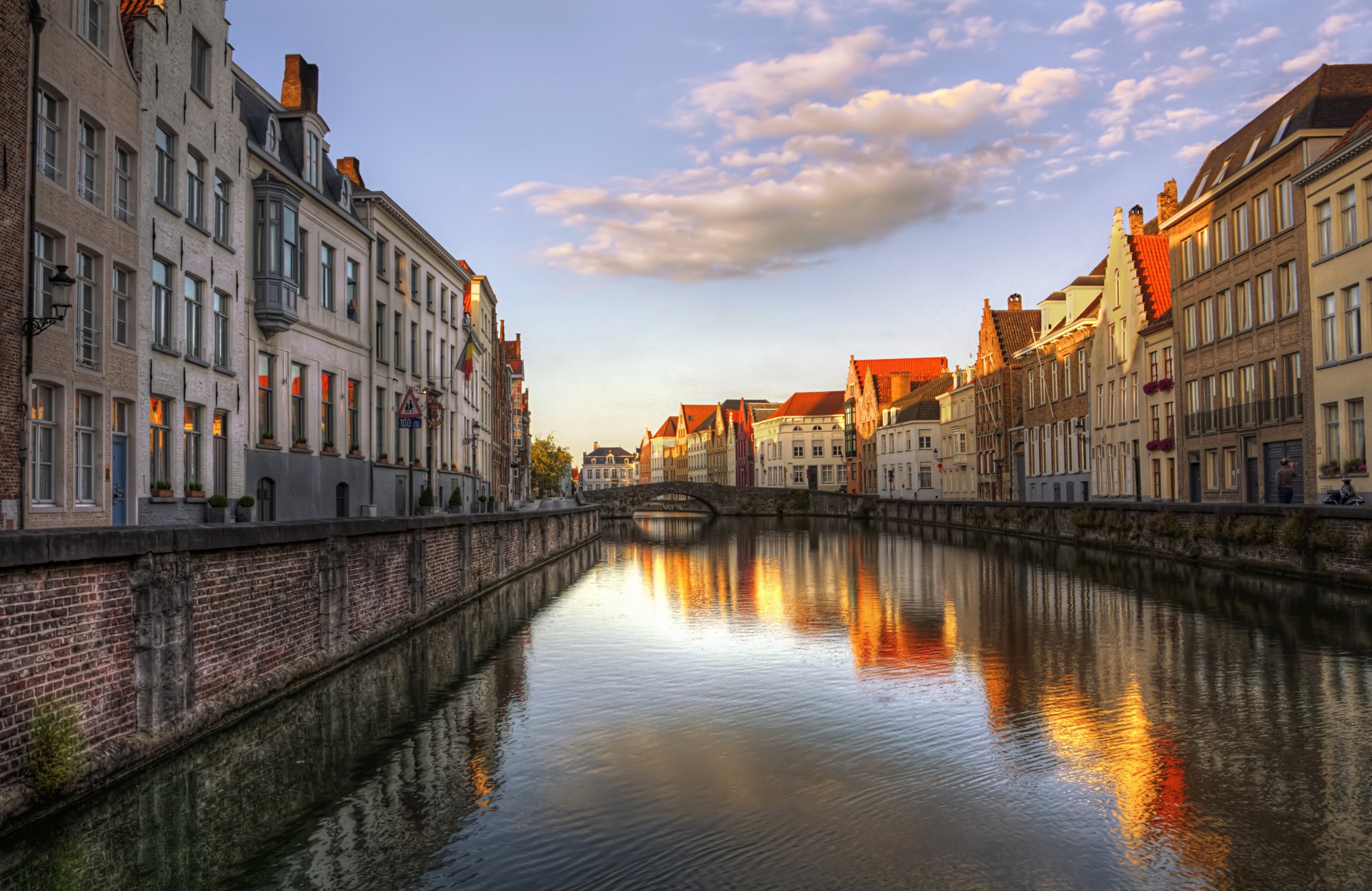 belgien westflandern brügge zuhause kanal brücke abend