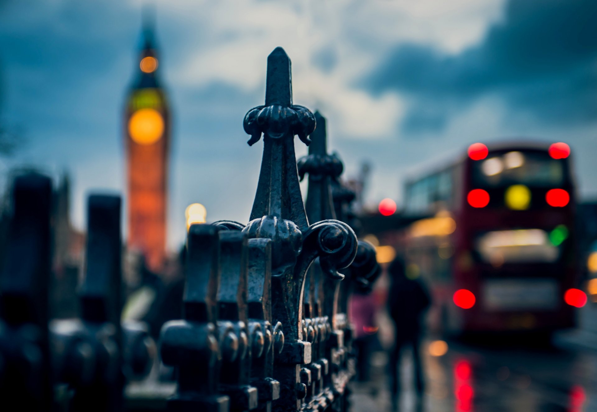 londra inghilterra regno unito big ben big ben città sera bokeh macro recinzione recinzione recinzione autobus luci persone