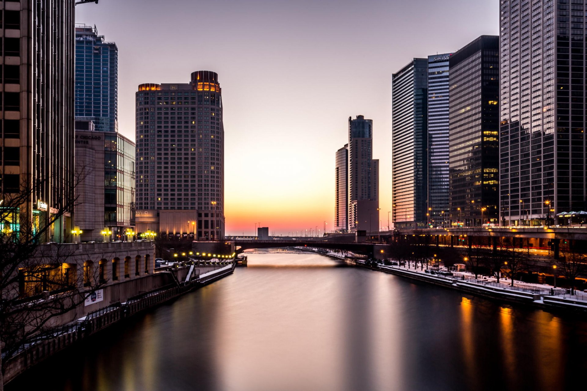 chicago amerika gebäude wolkenkratzer illinois abend fluss lichter