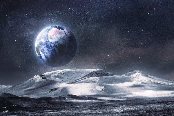 Planet am Sternenhimmel vor dem Hintergrund der Bergrelief