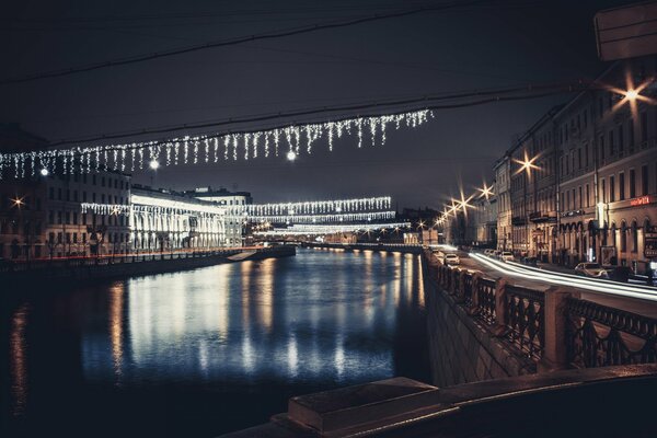 A walk through the streets of St. Petersburg by the river