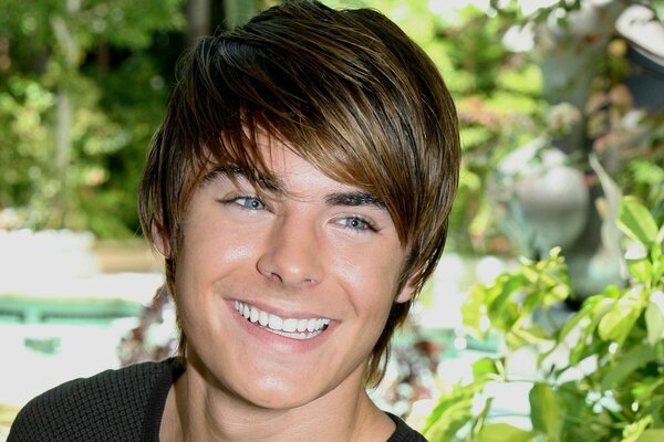 La sonrisa de Zac Efron en Hollywood