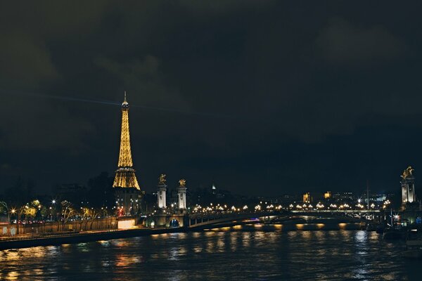 Landschaft. Der Elfelturm. Paris