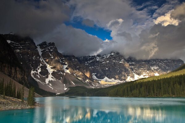 Mighty Canada - its mountains, clouds and blue water