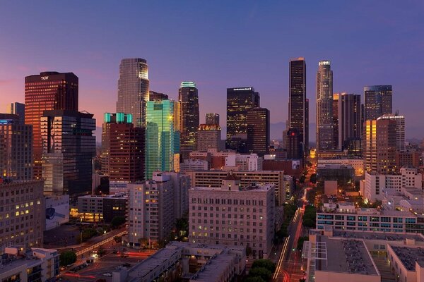 Miasto Los Angeles o zachodzie słońca