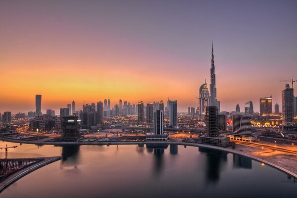 Lumières de l aube à Dubaï