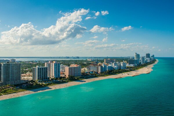 La ville de Miami au bord de l océan