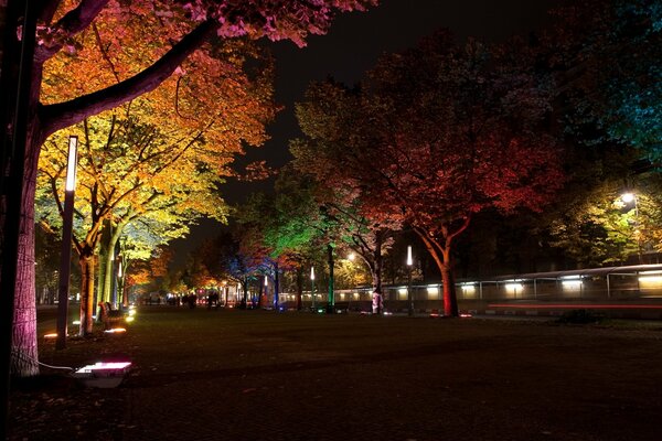 Illuminazione notturna a Berlino. Berlino Notturna