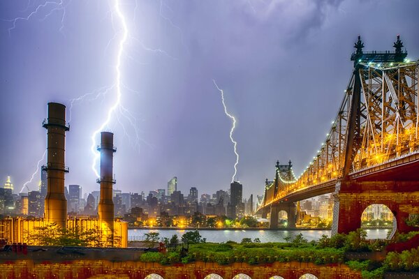 Nächtliches Gewitter in New York