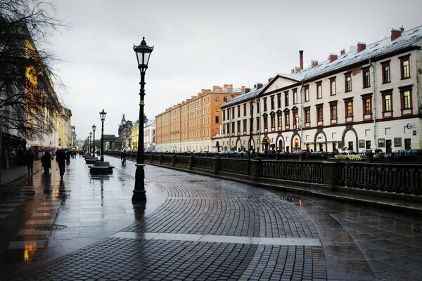 Rainy evenings and the magic of cloudy St. Petersburg