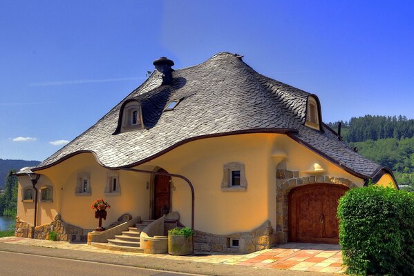 Image de la maison et de la nature à germinia