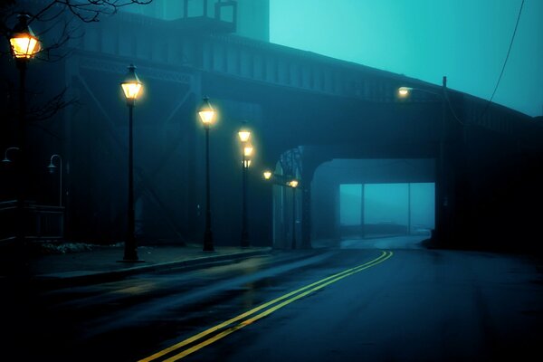 Brouillard de nuit dans la ville de Virginie