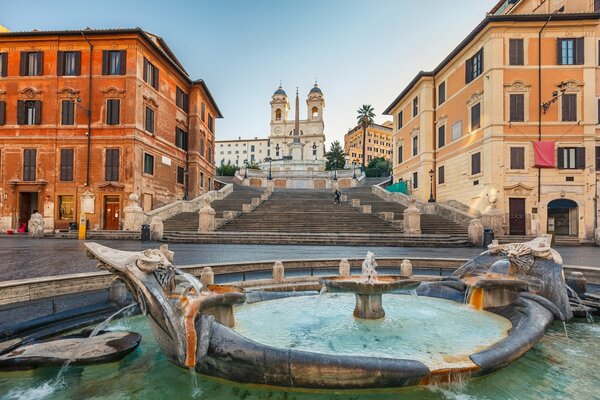 Ciudad De Roma. Edificios y fuente