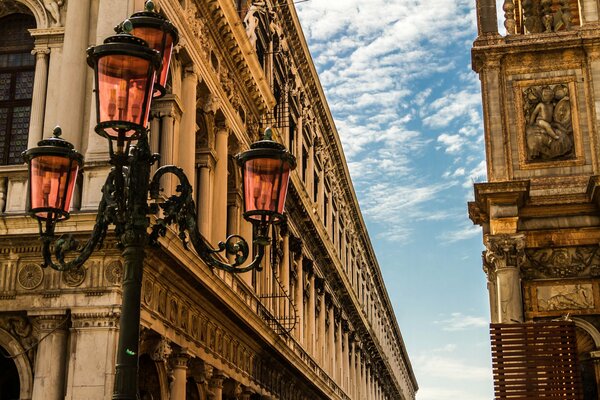 Una hermosa Venecia con una arquitectura inolvidable