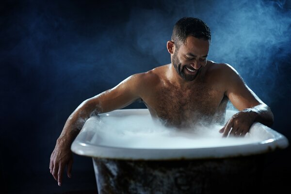 Quel homme dans un bain de vapeur